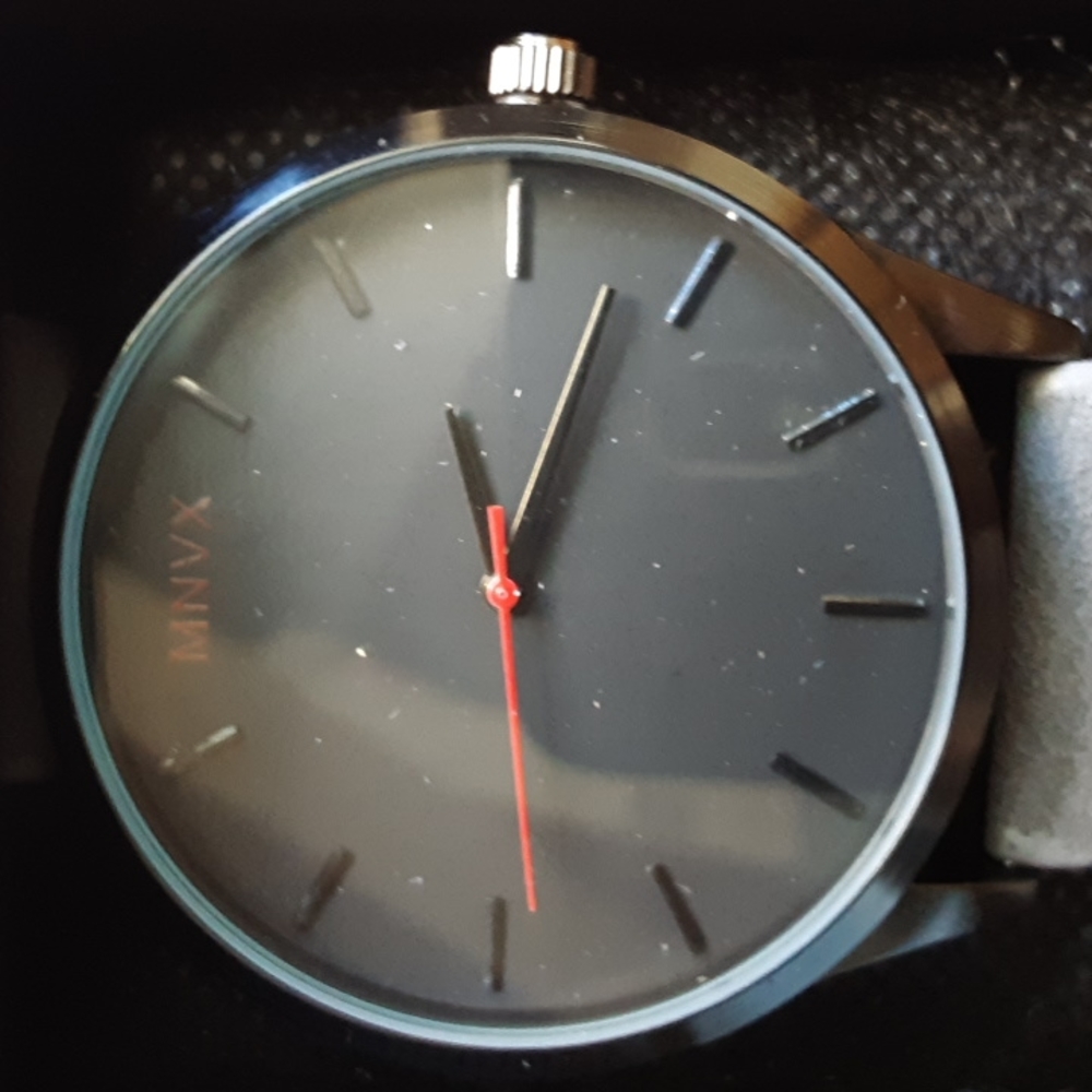 Luxury Minimalist Men's Watches Water Resistant Stainless Steel Back - Picture 2 of 4